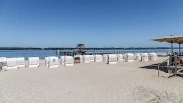 Una spiaggia nelle vicinanze