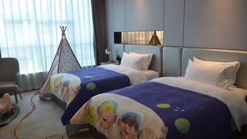 Family twin bed room | Free WiFi