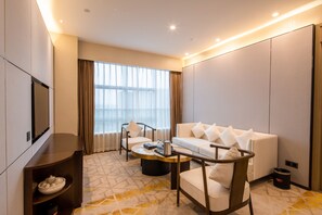 景观豪华套房一室一厅 |高层城景静谧空间+浴缸 | 免费 WiFi