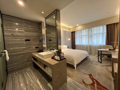 Qingyuan Yuanguang Argyle Hotel