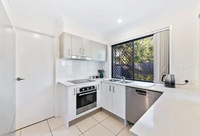 Fresh Decor / Stylish / 3 Bedrooms