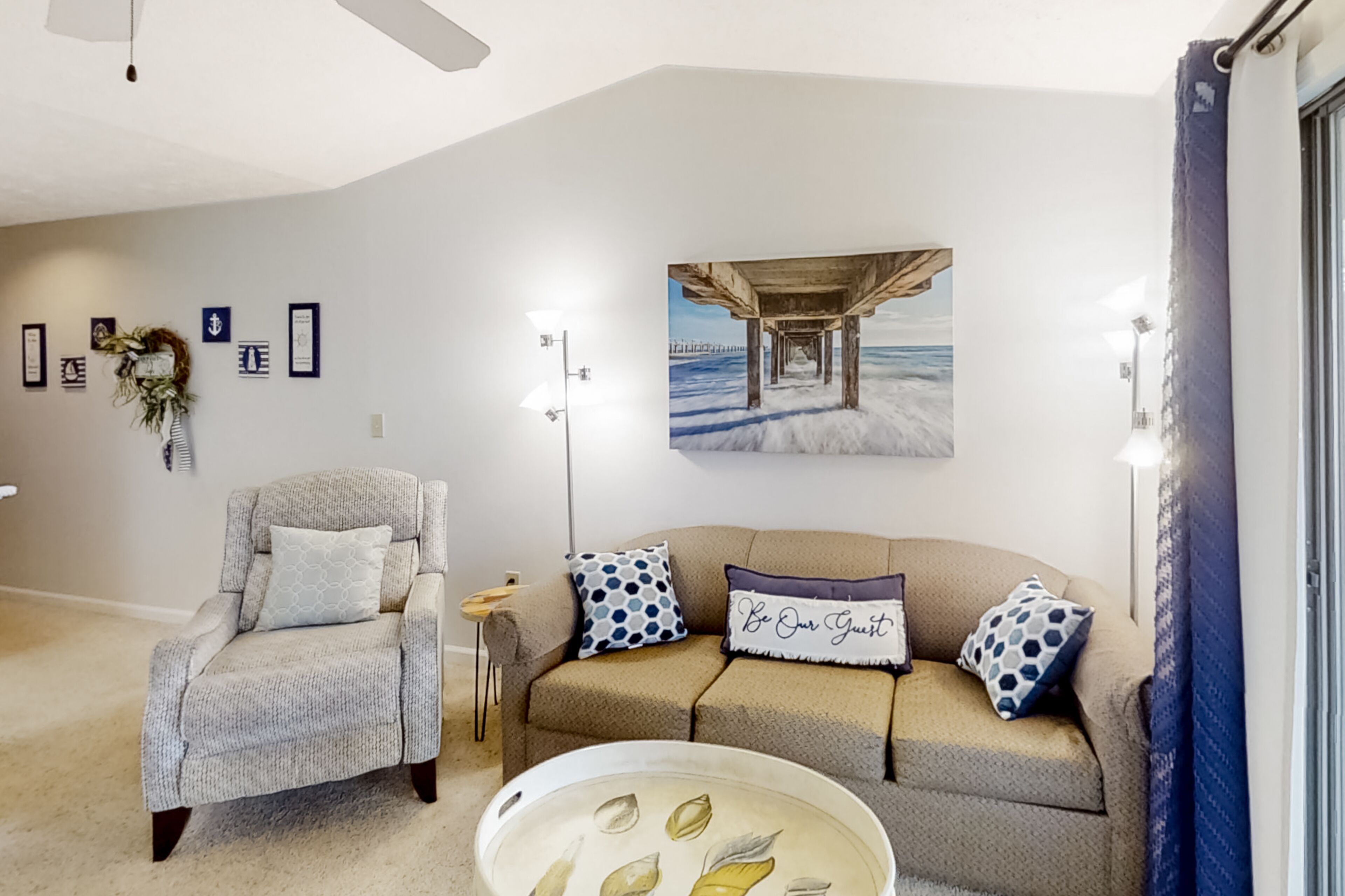 Lake-view 3rd-floor condo with balcony, hot tub, outdoor pool, washer/dryer, AC