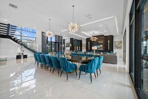 Dining - Legends Palazzo: Theater, Arcade, Private Pool, Free Water Park, Golf View (Kissimmee)