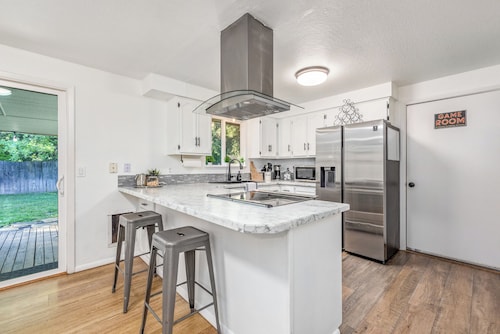 Cozy Boise Gem: Private Yard, Game Room & Workspace
