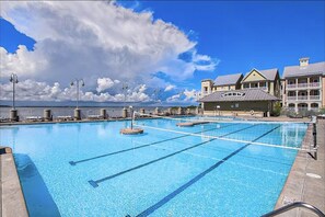 Indoor pool - Stylish, single-level condo with pools, a picnic area, & private beach access (Ocean City)