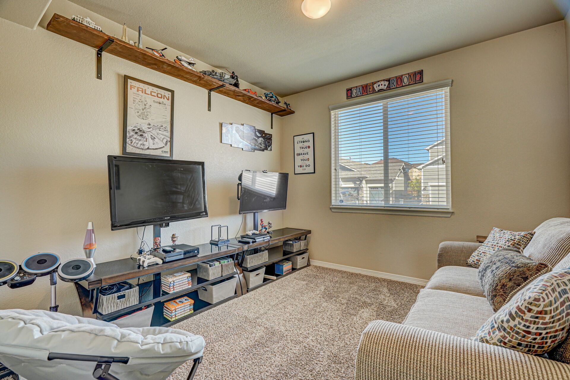 Mountain View-PS4-XBOX ONE-Fireplace-Tread Mill