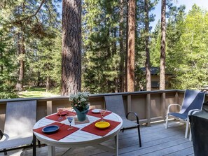 Outdoor dining - 321 - Lovely 3BR Condo near Diamond Peak & Beaches (Incline Village)
