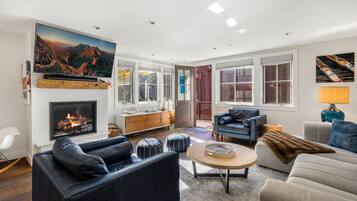Welcome to your Telluride getaway! Relax and unwind in this beautiful mountain home..