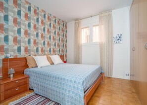 1 bedroom, iron/ironing board, WiFi