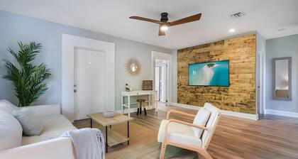 Beachy 3bd: Minutes from the Beach!