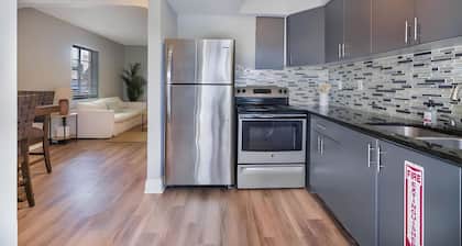 Beachy 3bd: Minutes from the Beach!
