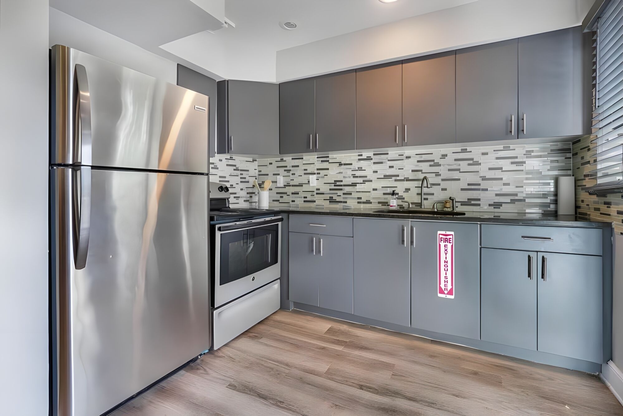 Beachy 3bd: Minutes from the Beach!