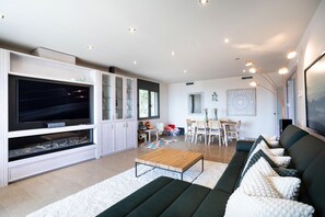TV