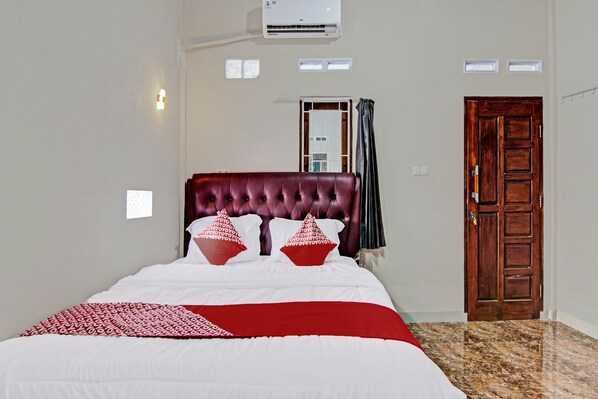 Deluxe Double Room | Free WiFi, bed sheets
