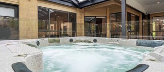 Blairgowrie Beach House & SPA by Ready Set Stay