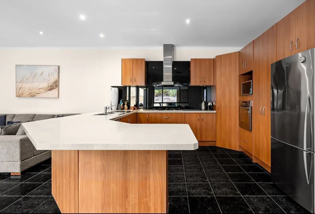 Fridge, microwave, dishwasher, coffee/tea maker