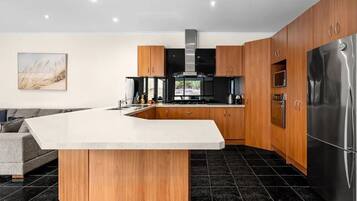 Fridge, microwave, dishwasher, coffee/tea maker