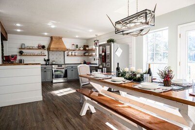 The Elk Chateau | Luxury Cloudcroft Cabin w/Theater 🎬 Arcade & Stunning Views