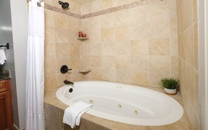 Duschwanne, Whirlpool, Handtücher