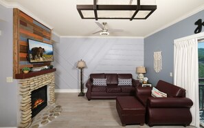 TV, fireplace