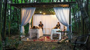 Exclusive Tree House | Massage in accommodation