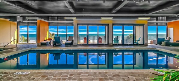 Piscine intérieure