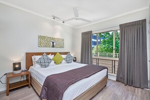 2 bedrooms, iron/ironing board, free WiFi, bed sheets - Amphora 2 Bedroom Apartment 414 (Palm Cove)