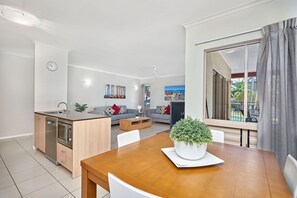 Interior - Amphora 2 Bedroom Apartment 414 (Palm Cove)