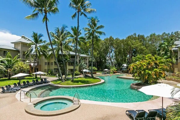 Pool - Amphora Oceanfront 2 Bedroom Apartment (Palm Cove)