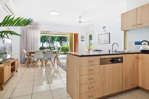 Fridge, microwave, oven, stovetop - Amphora Oceanfront 2 Bedroom Apartment (Palm Cove)