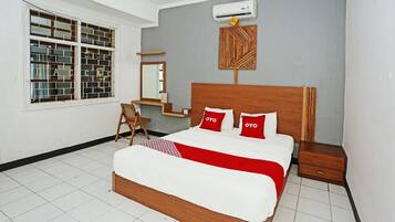 Kamar Double Deluks | Meja kerja, ruang kerja ramah laptop, Wi-Fi gratis, dan seprai linen