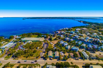 Remodeled canal-front with private pool, pool table, grill, wet bar, water views