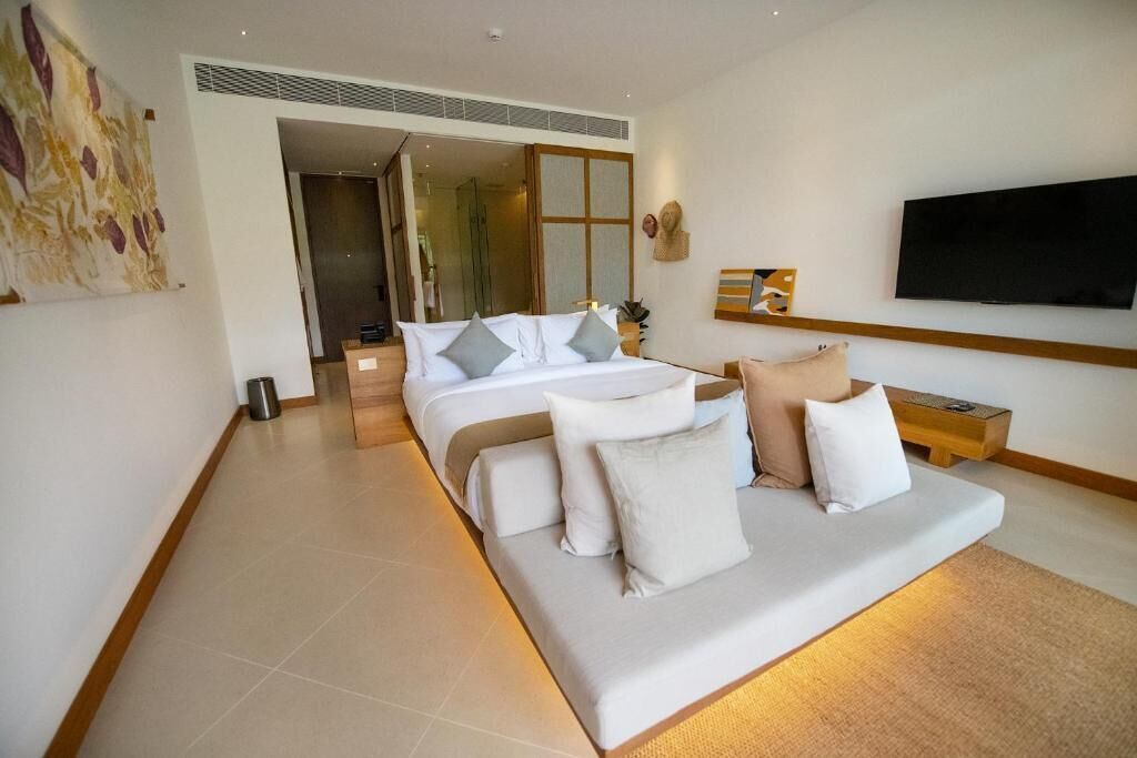 Free minibar items, in-room safe, desk, laptop workspace