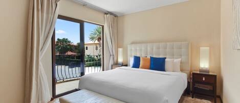 3 chambres, coffres-forts dans les chambres, bureau