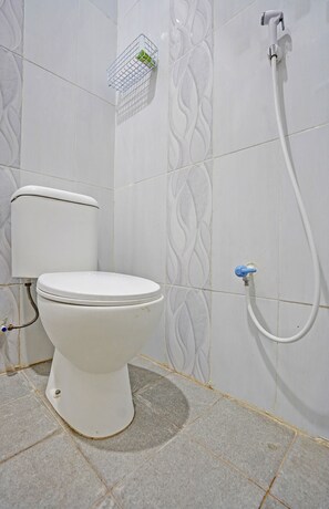 Standard Double Room | Bathroom