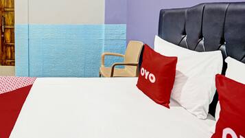 Standard Double Room | Laptop workspace, free WiFi, bed sheets