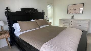 2 bedrooms, iron/ironing board, travel crib, free WiFi