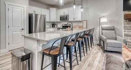Brand New! Spectacular Lake Front Condo