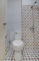 Shower, rainfall showerhead, towels