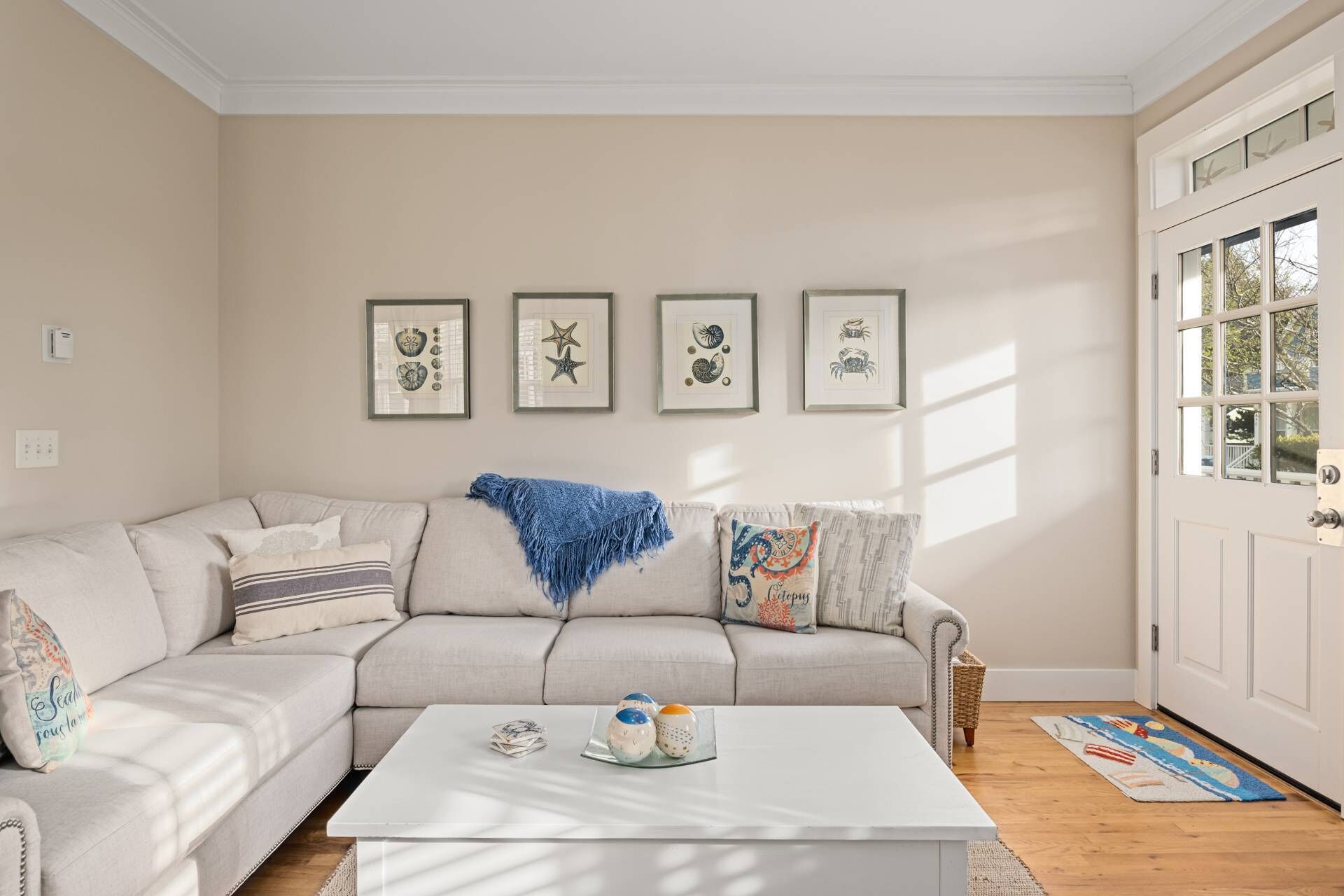 Beachy Coastal Perfection, Across the Street From Park, Hot Tub, Fire-Pit, BBQ, Two Blocks to Ocean