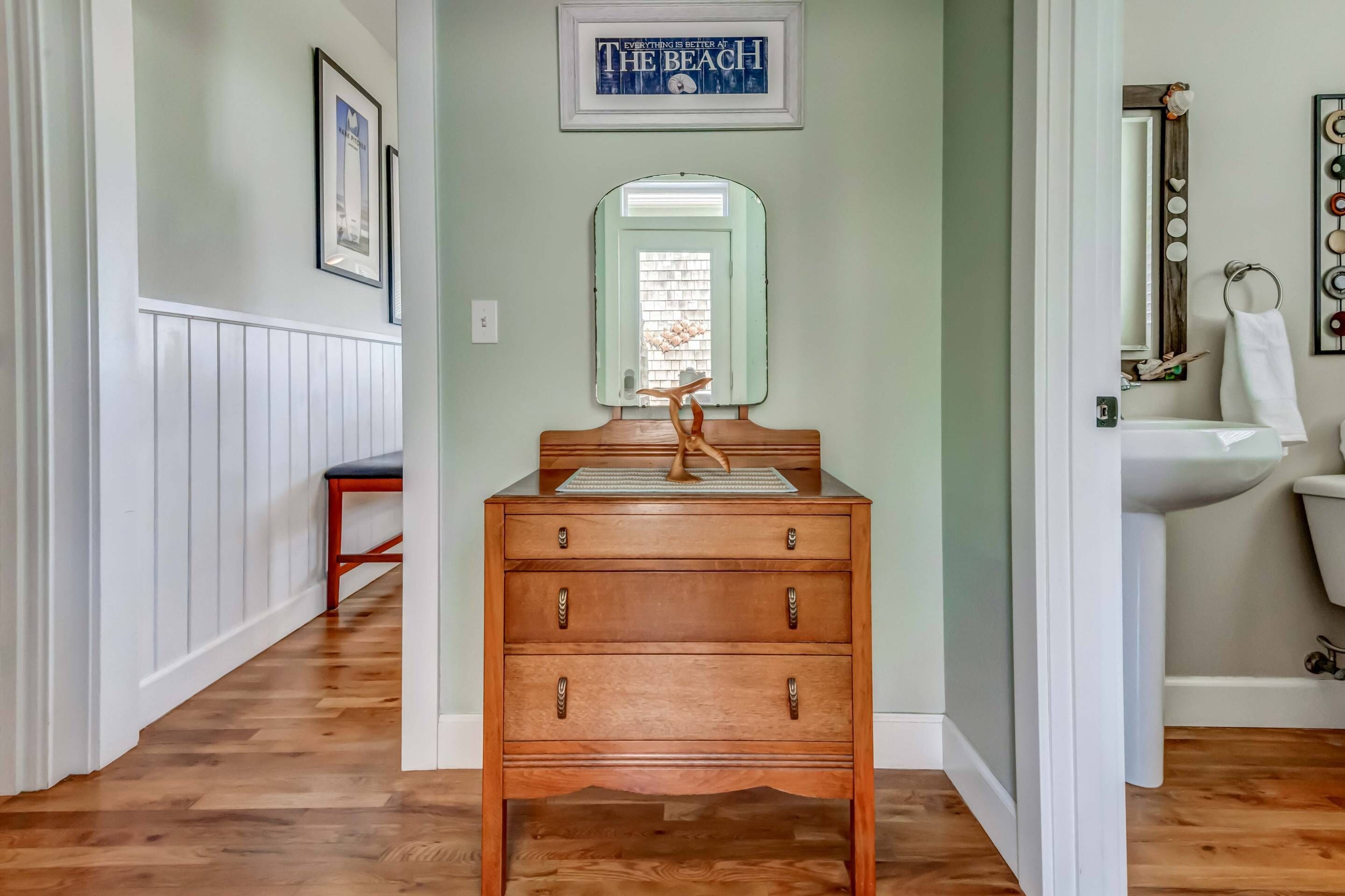 Impeccable Coastal Views and Décor, Private Hot Tub, Pet Friendly, Community Pool, Close to Outlets