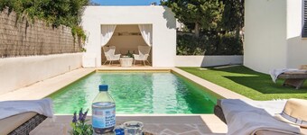 A lovely ibicenco-style chalet for up to 5 adults and 1 child with pool