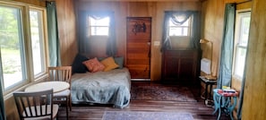 1 habitación y ropa de cama 