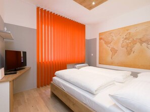 Desk, iron/ironing board, WiFi, bed sheets