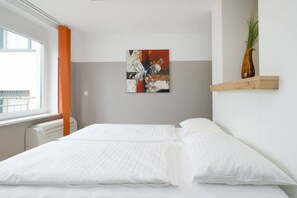 1 bedroom, desk, iron/ironing board, WiFi