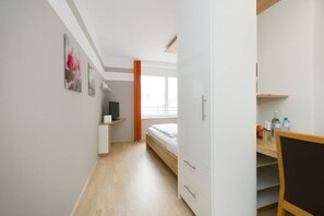 1 Schlafzimmer, Schreibtisch, Bügeleisen/Bügelbrett, WLAN