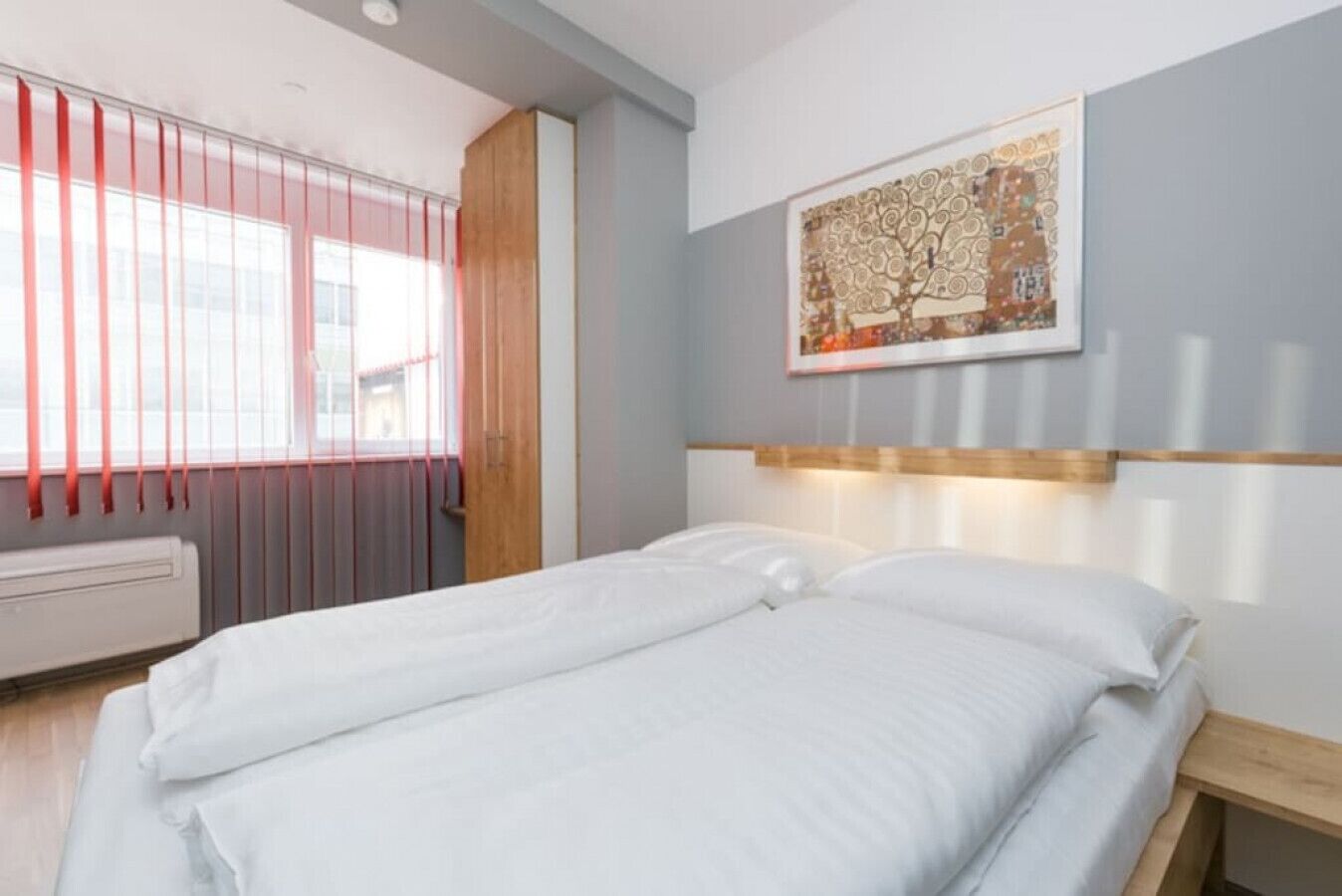 1 bedroom, desk, iron/ironing board, WiFi