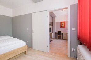 1 室のベッドルーム、デスク、アイロン / アイロン台、WiFi