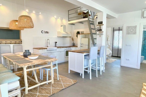 private kitchen, living room, coffee tea facilities, kitchen equipment, lunch