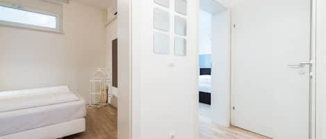 2 Schlafzimmer, Schreibtisch, Bügeleisen/Bügelbrett, WLAN